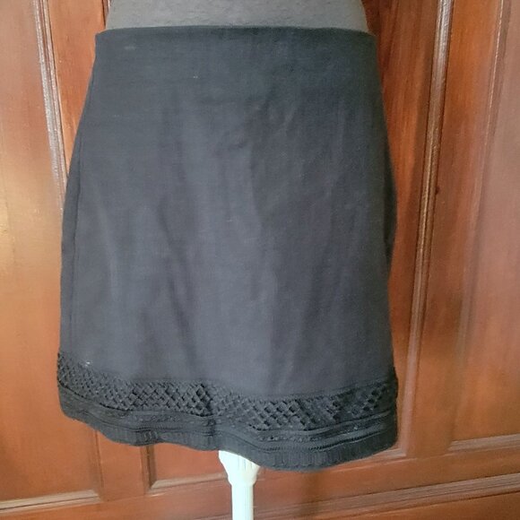 Loft Womens Black A-Line Skirt Size 10 With Lace Detailing - Picture 1 of 5